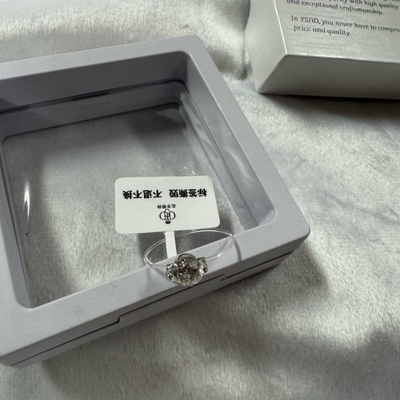 Elegant Sterling Silver Ring with Moissanite Stone and Clear Wire Band-Size 7 - Picture 2 of 5